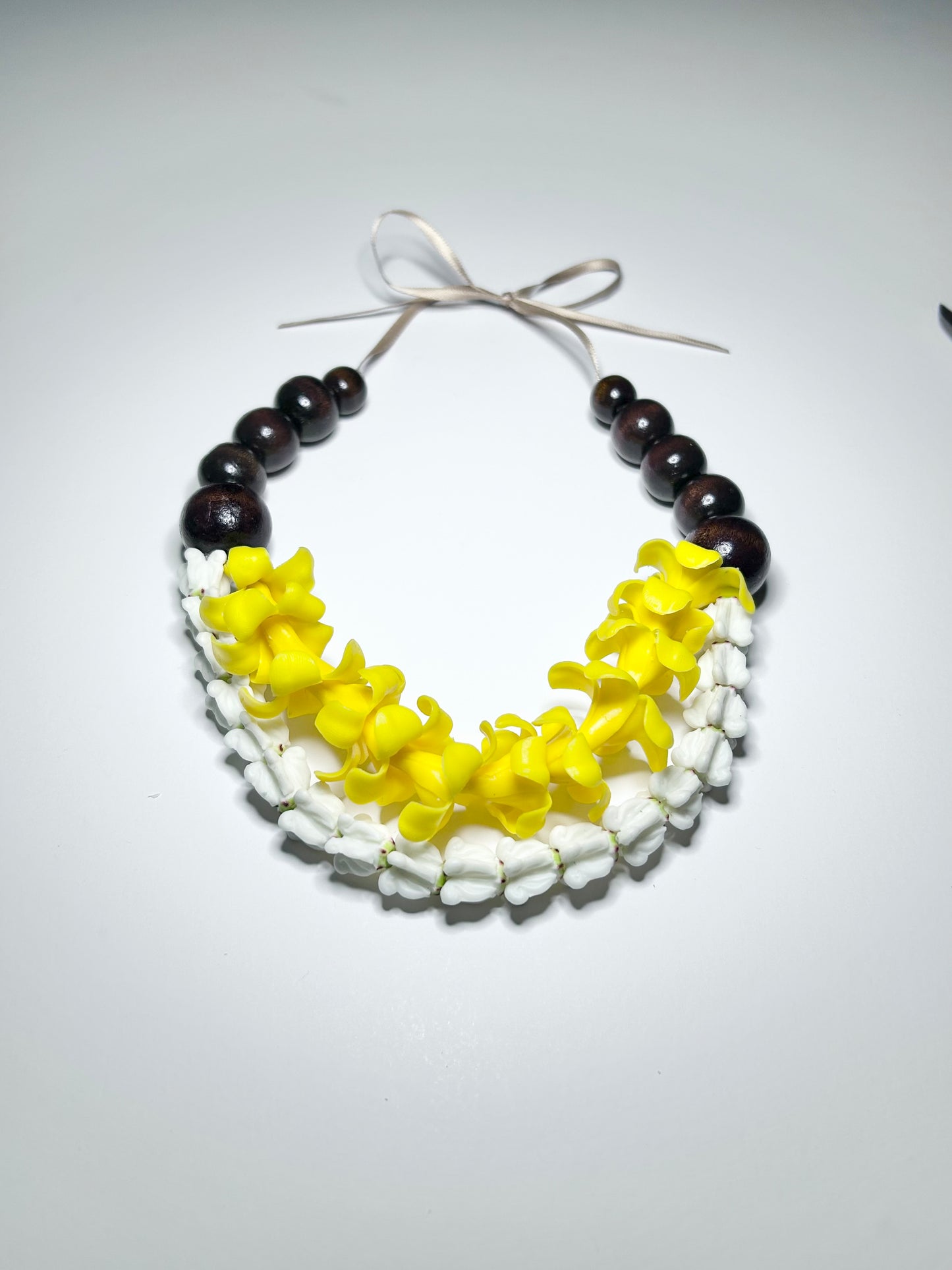 Puakenikeni | White Crown | Clay Flower Rear View Mirror Car Lei