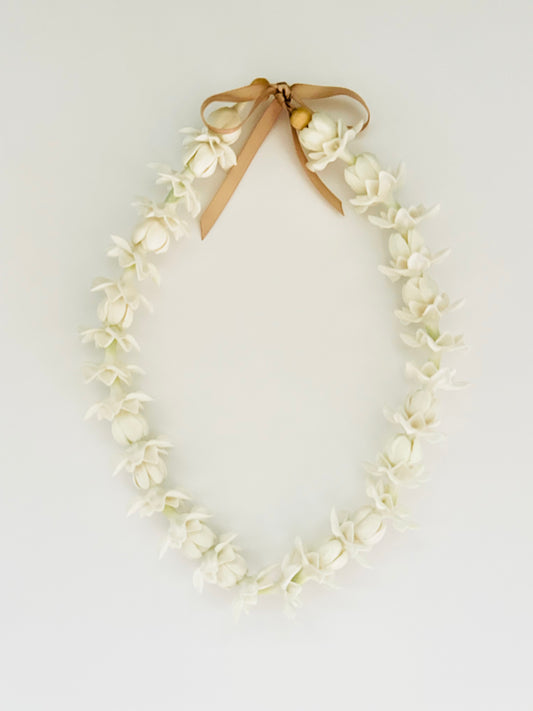 Pāpale Pikake Lei Open Flower & Bud Clay